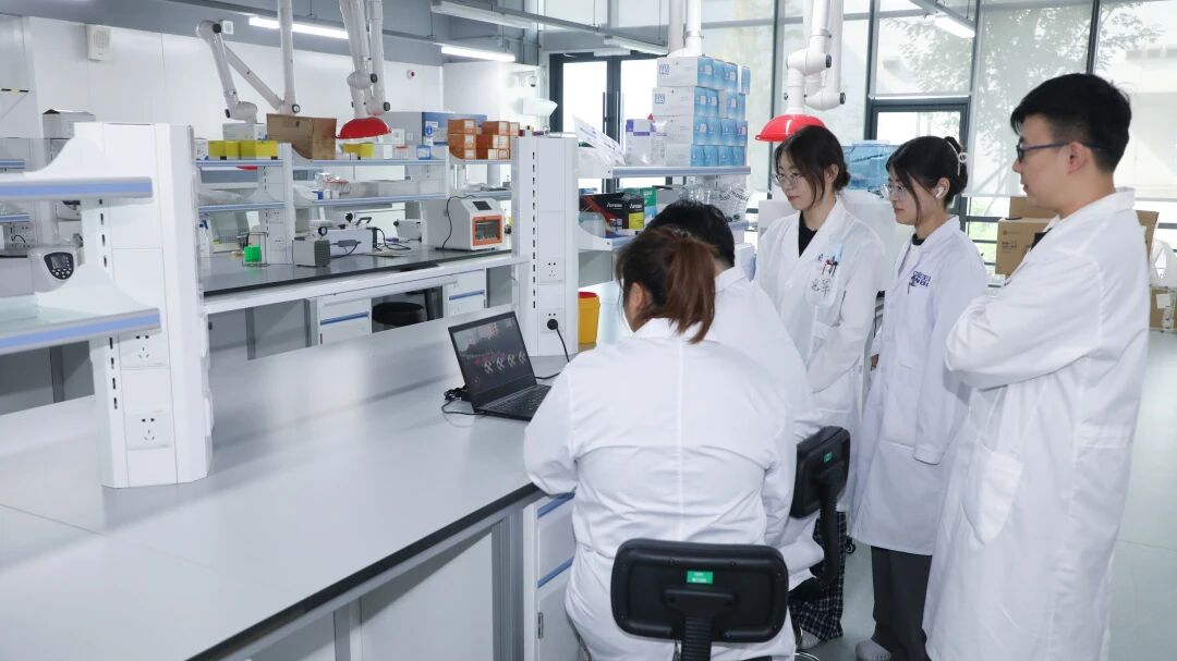 91f7604b94e94b6fbd940ecee3382ead