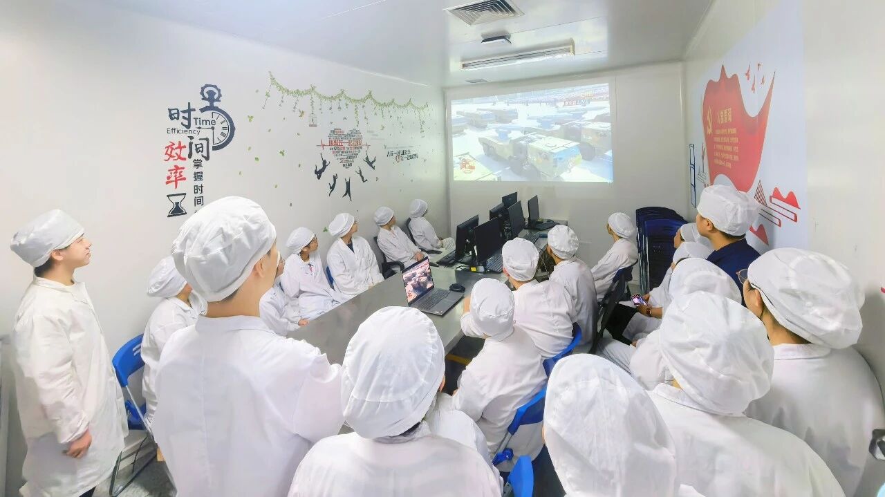 977875b749c94a6795d3ca09afe94af9