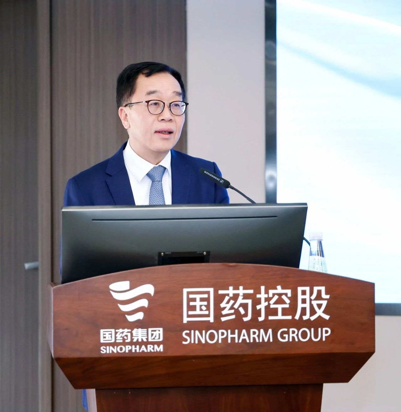 5cad42209e1241fcbab47b652bb2f910