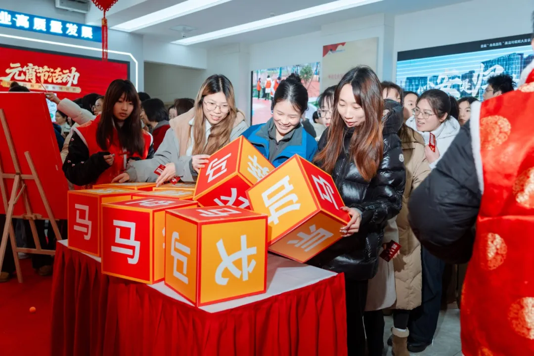 7634e749593e4fd380e74c49dda45a36